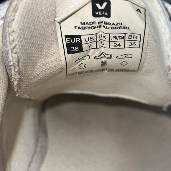 VEJA V12 Leather Extra White US 7 | EU 38 - Picture 6 of 12